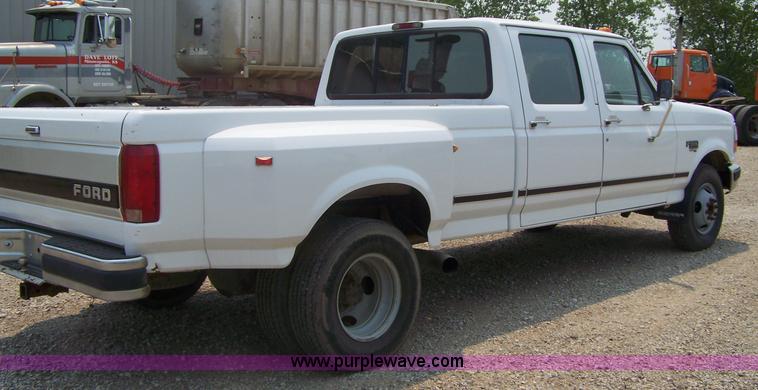image for item 7352 1996 Ford F350 XLT crew cab pickup truck
