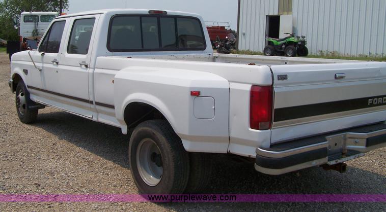image for item 7352 1996 Ford F350 XLT crew cab pickup truck
