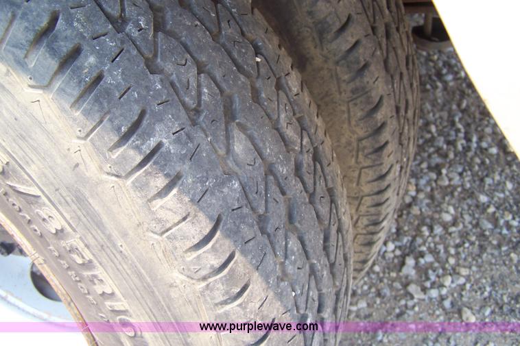 image for item 7352 1996 Ford F350 XLT crew cab pickup truck