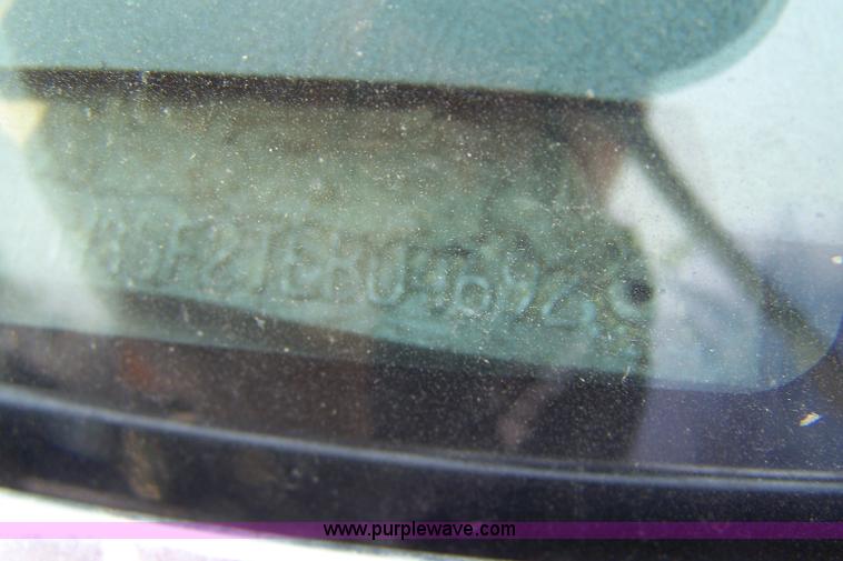 image for item 7352 1996 Ford F350 XLT crew cab pickup truck