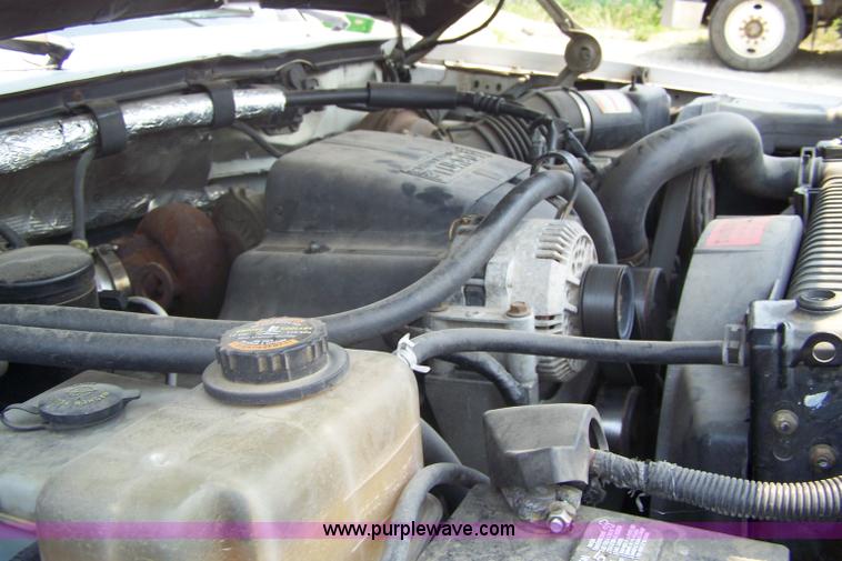 image for item 7352 1996 Ford F350 XLT crew cab pickup truck