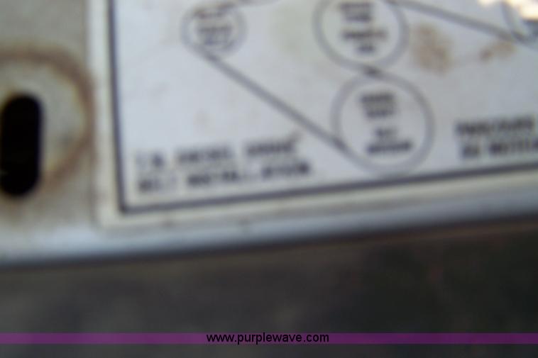 image for item 7352 1996 Ford F350 XLT crew cab pickup truck