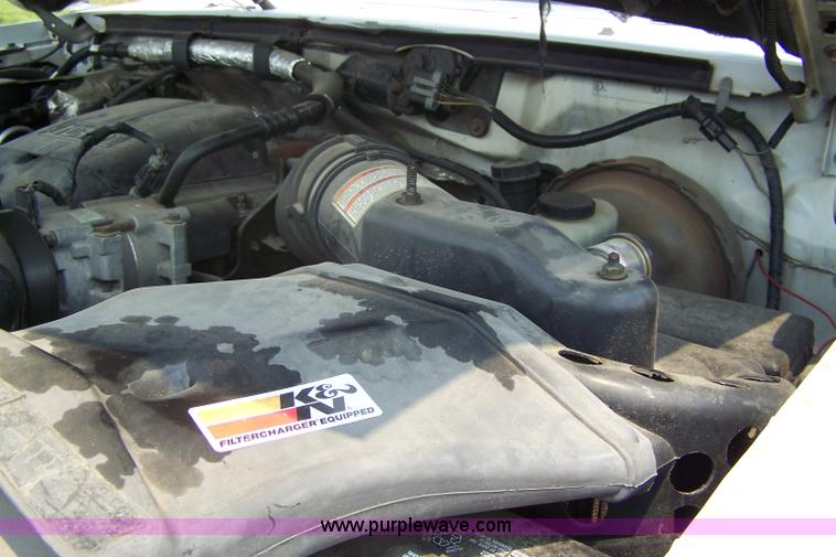 image for item 7352 1996 Ford F350 XLT crew cab pickup truck