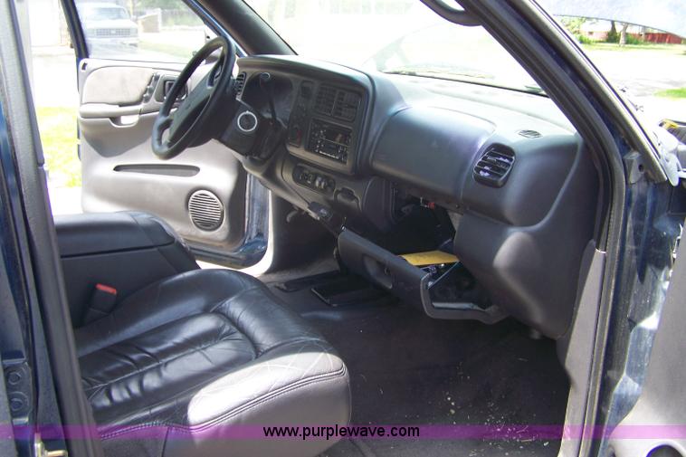 image for item 7375 1999 Dodge Durango SLT SUV