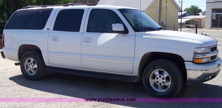 image for item 7401 2001 Chevrolet Suburban K1500 SUV