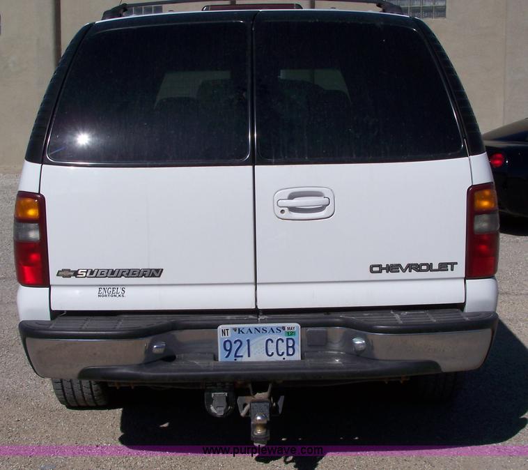 image for item 7401 2001 Chevrolet Suburban K1500 SUV