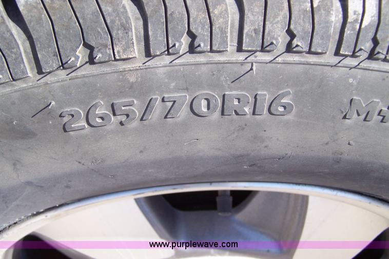 image for item 7401 2001 Chevrolet Suburban K1500 SUV