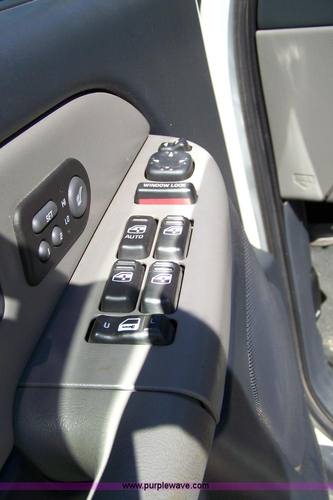 image for item 7401 2001 Chevrolet Suburban K1500 SUV