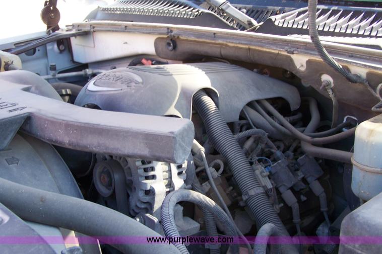 image for item 7401 2001 Chevrolet Suburban K1500 SUV