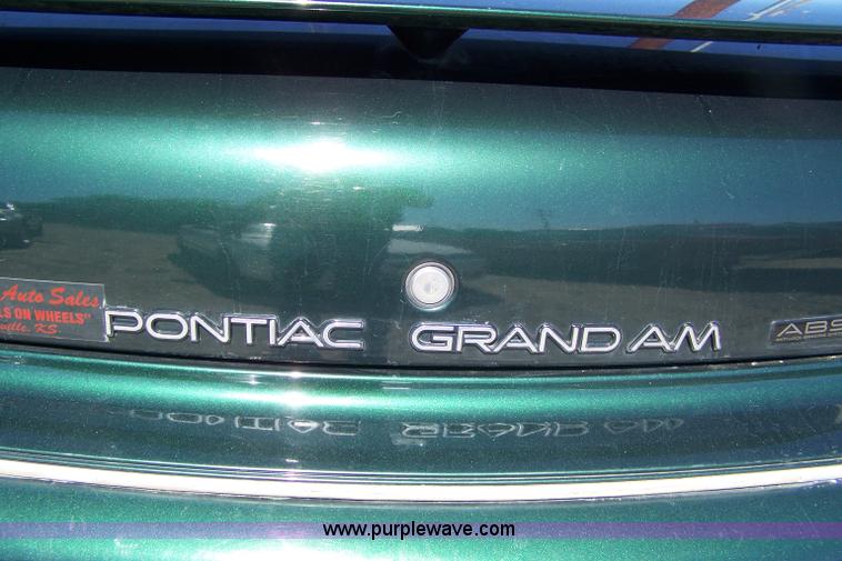 image for item 7406 1994 Pontiac Grand Am SE