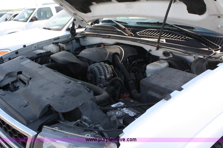 image for item A2079 2006 Chevrolet Silverado K1500 extended cab pickup truck