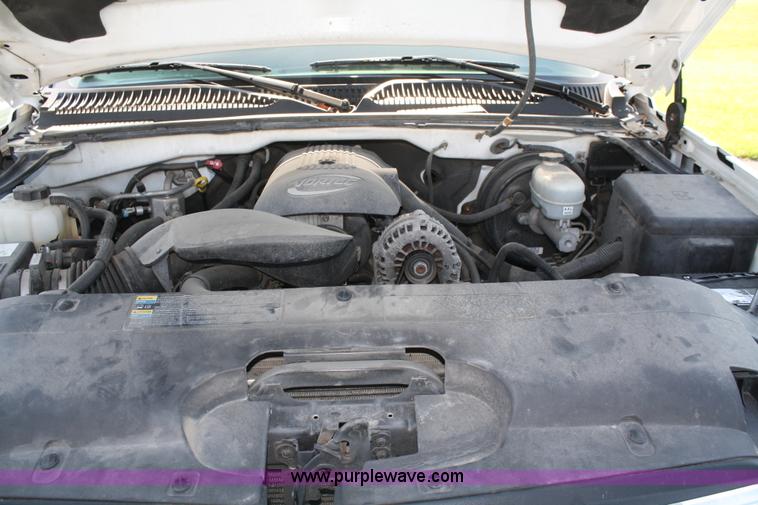 image for item A2079 2006 Chevrolet Silverado K1500 extended cab pickup truck