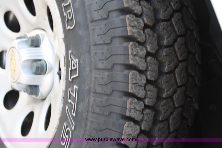 image for item A2079 2006 Chevrolet Silverado K1500 extended cab pickup truck