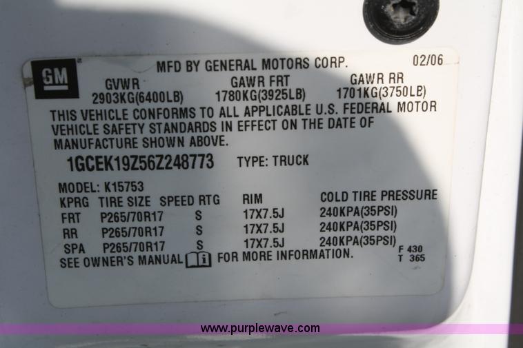 image for item A2079 2006 Chevrolet Silverado K1500 extended cab pickup truck