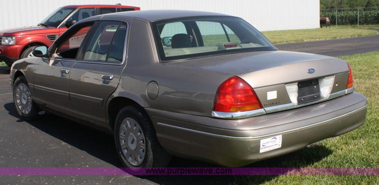 image for item A2080 2003 Ford Crown Victoria Police Interceptor
