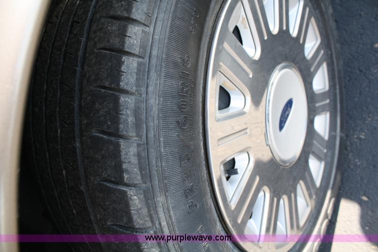 image for item A2080 2003 Ford Crown Victoria Police Interceptor