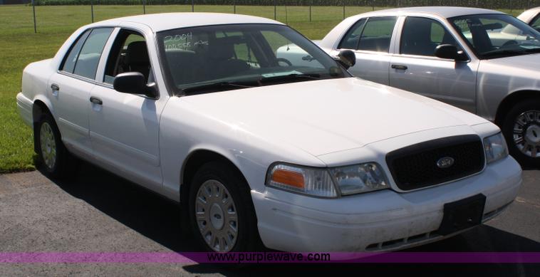 image for item A2081 2004 Ford Crown Victoria Police Interceptor
