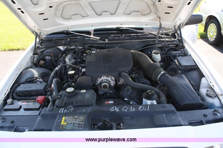 image for item A2081 2004 Ford Crown Victoria Police Interceptor
