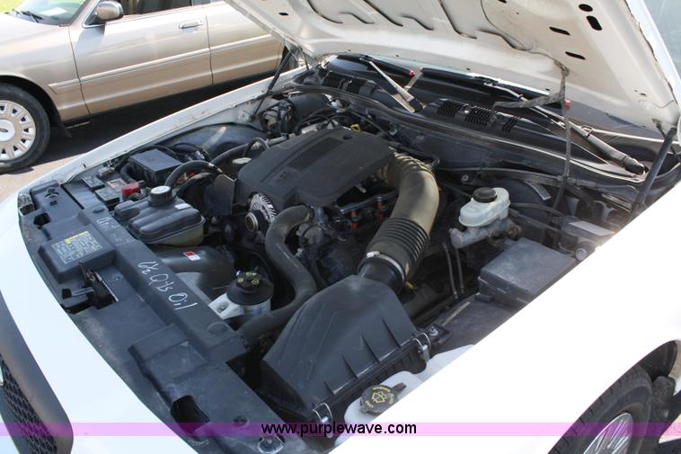 image for item A2081 2004 Ford Crown Victoria Police Interceptor