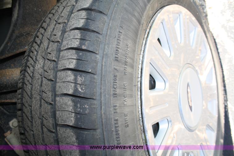 image for item A2081 2004 Ford Crown Victoria Police Interceptor