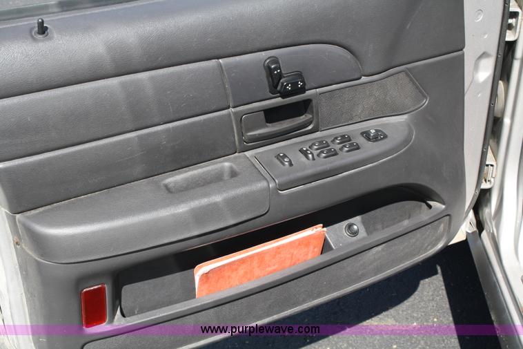 image for item A2082 2005 Ford Crown Victoria Police Interceptor