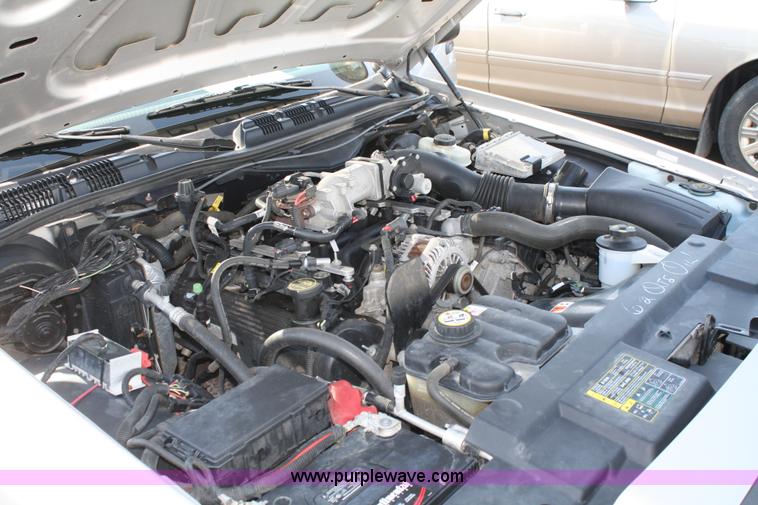 image for item A2082 2005 Ford Crown Victoria Police Interceptor