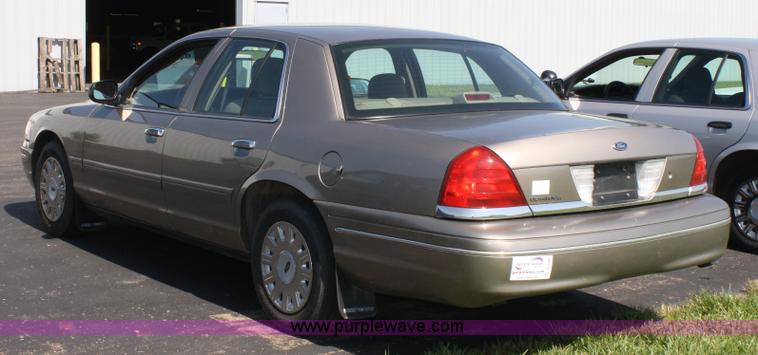 image for item A2083 2004 Ford Crown Victoria Police Interceptor