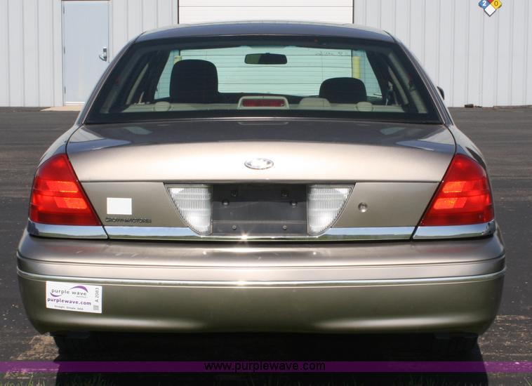 image for item A2083 2004 Ford Crown Victoria Police Interceptor