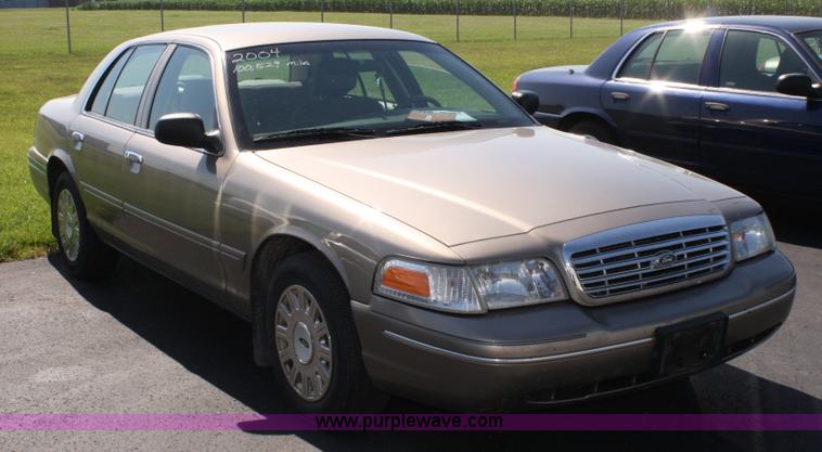 image for item A2083 2004 Ford Crown Victoria Police Interceptor