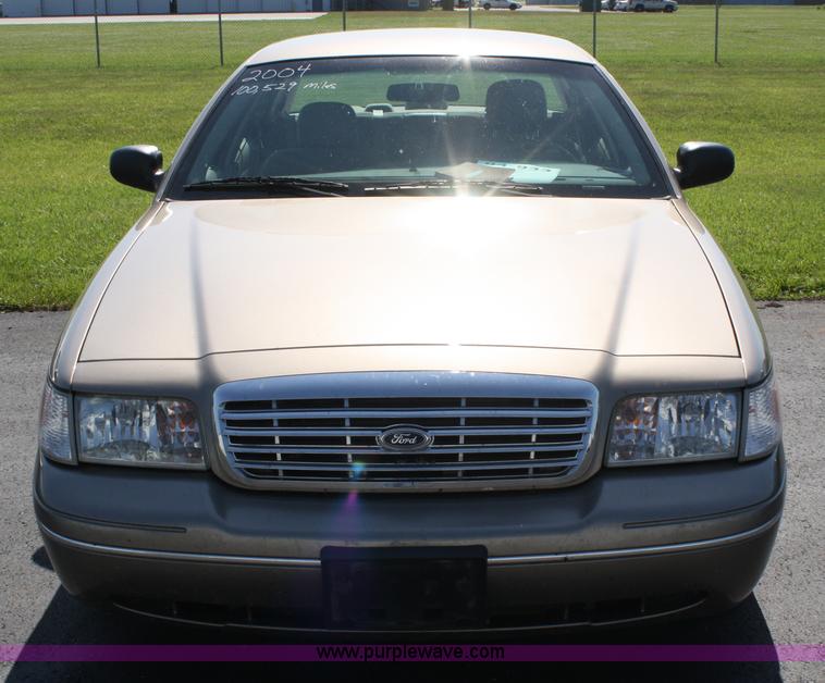 image for item A2083 2004 Ford Crown Victoria Police Interceptor
