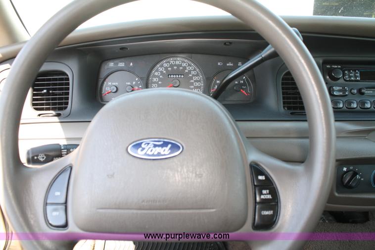 image for item A2083 2004 Ford Crown Victoria Police Interceptor