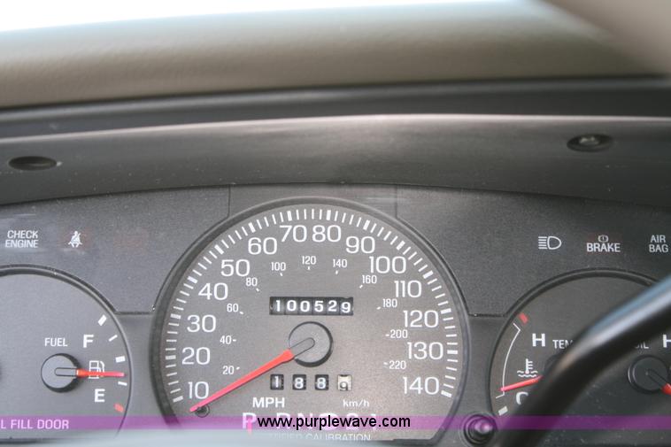 image for item A2083 2004 Ford Crown Victoria Police Interceptor