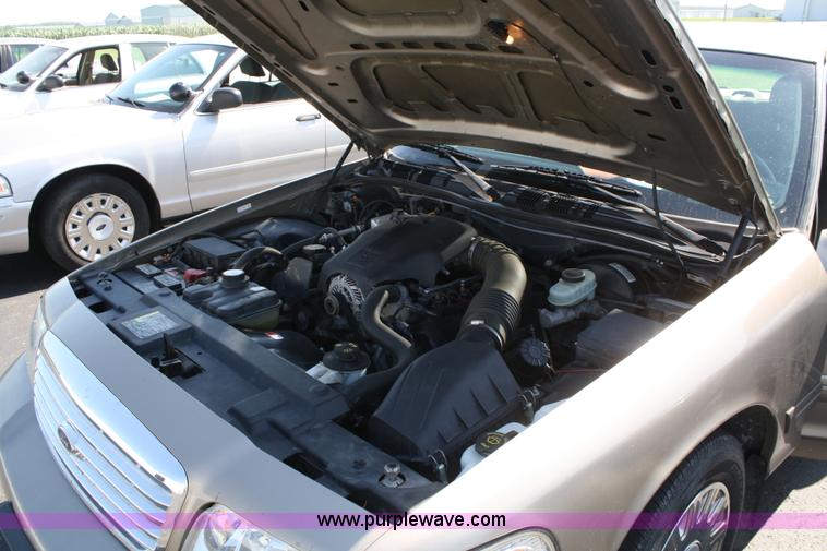 image for item A2083 2004 Ford Crown Victoria Police Interceptor