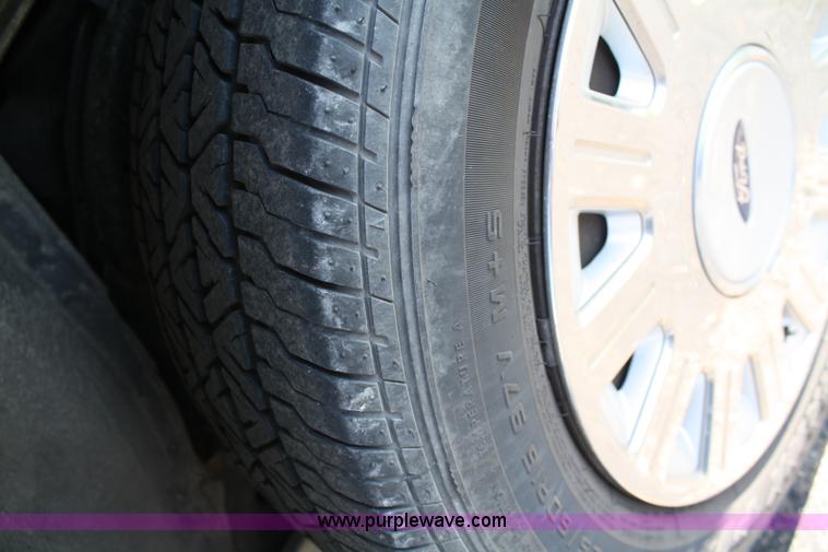 image for item A2083 2004 Ford Crown Victoria Police Interceptor