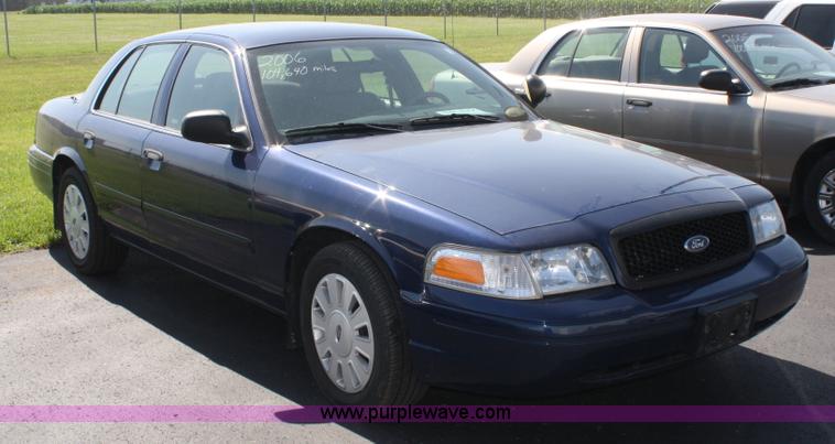 image for item A2084 2006 Ford Crown Victoria Police Interceptor