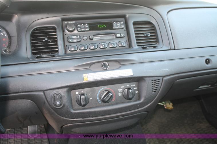 image for item A2084 2006 Ford Crown Victoria Police Interceptor