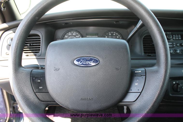 image for item A2084 2006 Ford Crown Victoria Police Interceptor