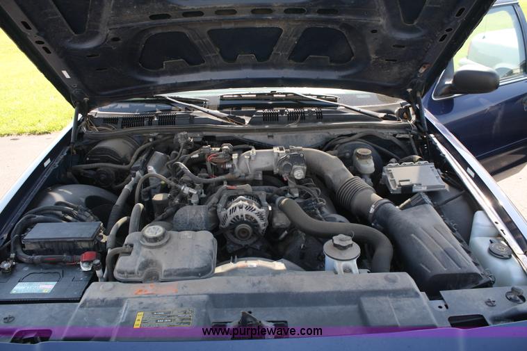 image for item A2084 2006 Ford Crown Victoria Police Interceptor