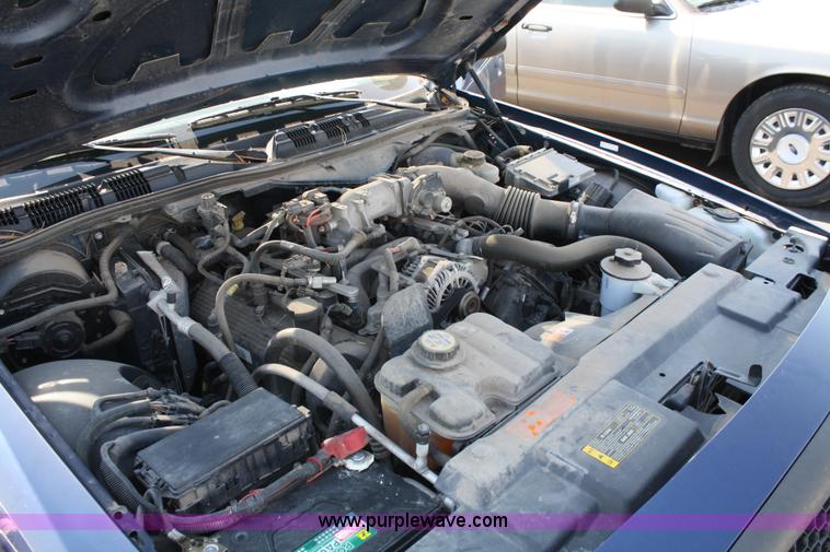 image for item A2084 2006 Ford Crown Victoria Police Interceptor