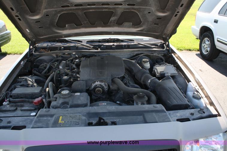 image for item A2085 2005 Ford Crown Victoria Police Interceptor