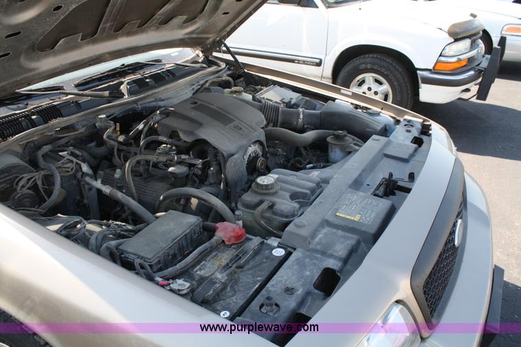 image for item A2085 2005 Ford Crown Victoria Police Interceptor
