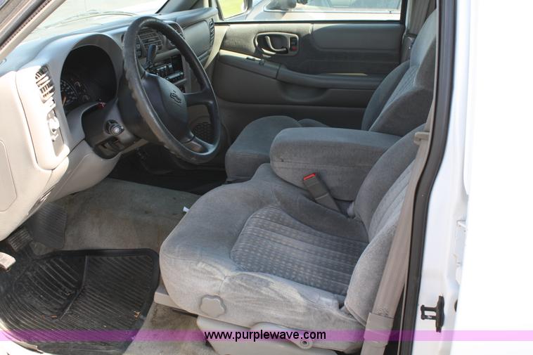 image for item A2086 2001 Chevrolet Blazer LS SUV