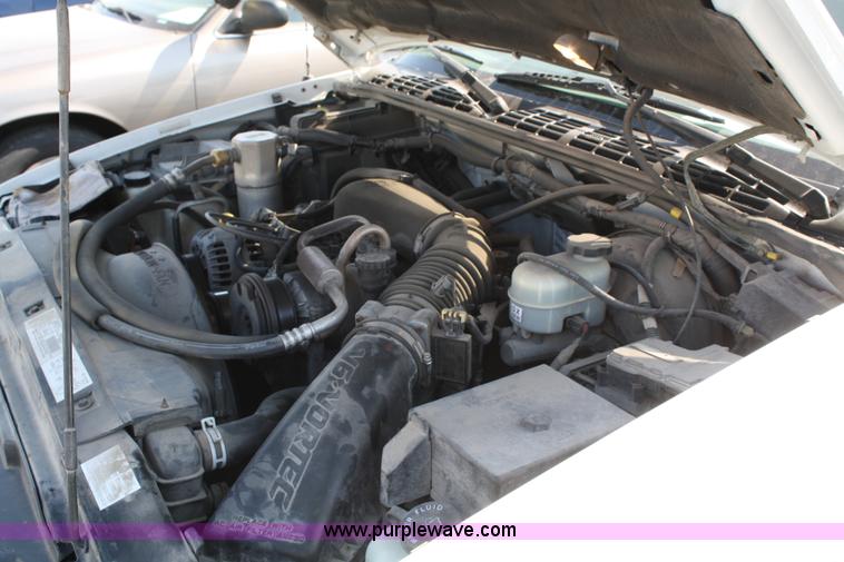 image for item A2086 2001 Chevrolet Blazer LS SUV