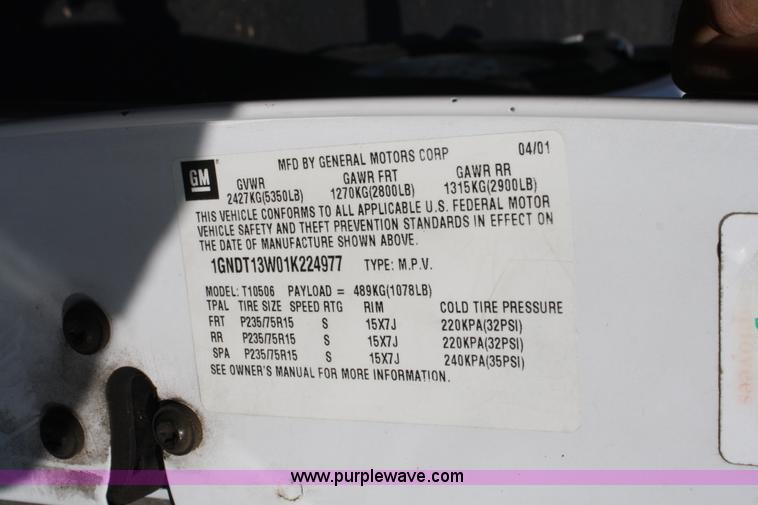 image for item A2086 2001 Chevrolet Blazer LS SUV