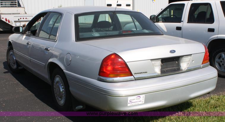 image for item A2087 2000 Ford Crown Victoria Police Interceptor