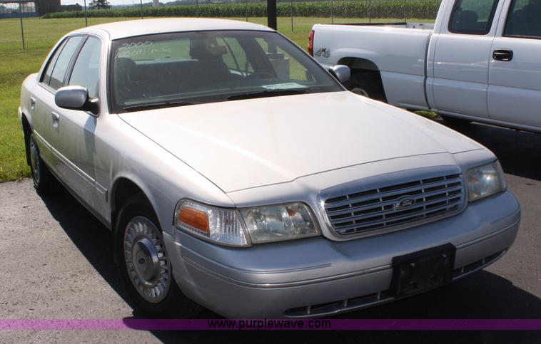 image for item A2087 2000 Ford Crown Victoria Police Interceptor