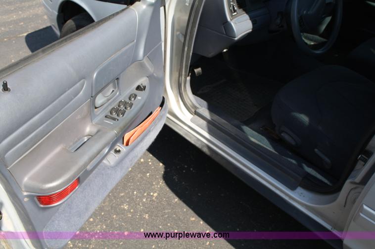 image for item A2087 2000 Ford Crown Victoria Police Interceptor