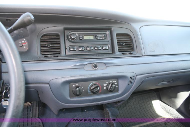 image for item A2087 2000 Ford Crown Victoria Police Interceptor