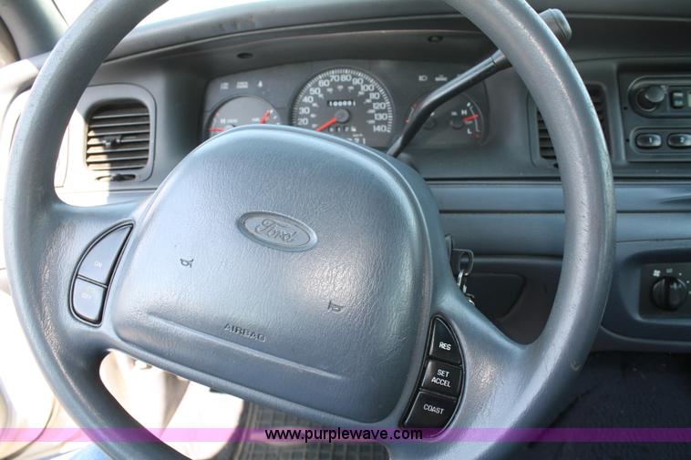 image for item A2087 2000 Ford Crown Victoria Police Interceptor