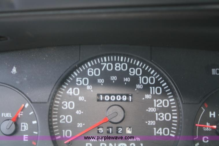 image for item A2087 2000 Ford Crown Victoria Police Interceptor